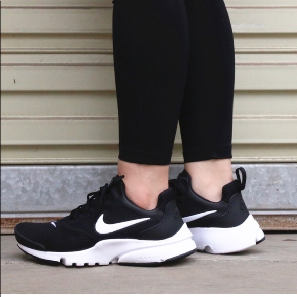 Nike Shoes - Nike presto fly se sneakers